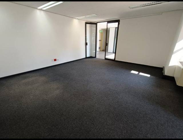 BUSINESS PROPERTY TO RENT IN BRYANSTON